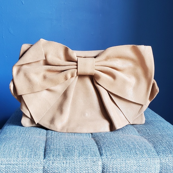 🎉💄TAKE IT SALE💋🥂 Valentino RED Bow Chain Bag - Picture 2 of 5